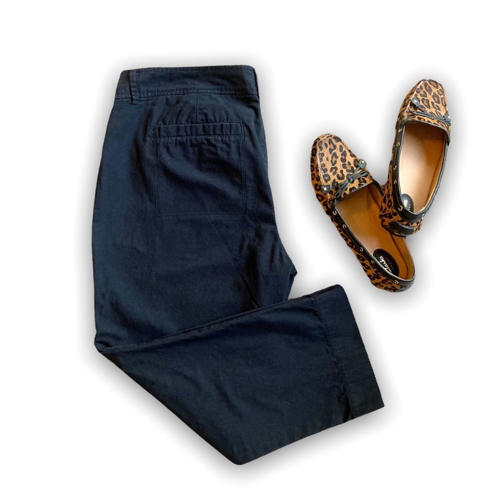 Old Navy Women’s black cropped pants, Sz 14